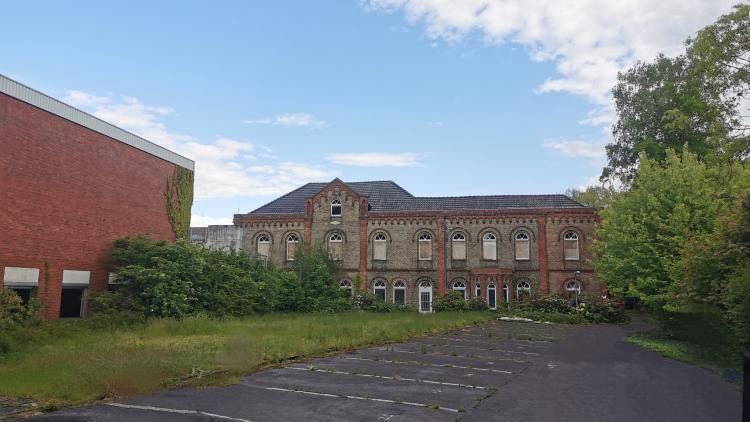 Brinkhaus-Brache auf der Warendorfer Emsinsel als Parkmöglichkeit?