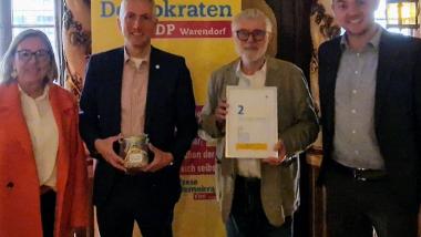 Kaminfest der FDP Warendorf mit Dr. Beate Janinhoff, Peter Goerdeler, Günter Belt und Bürgermeister Peter Horstmann (vlnr)